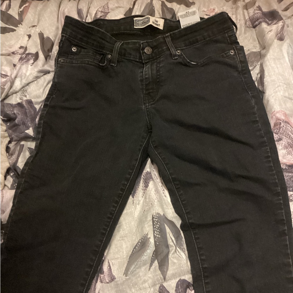 Signature Women's Black Straight Leg Jeans